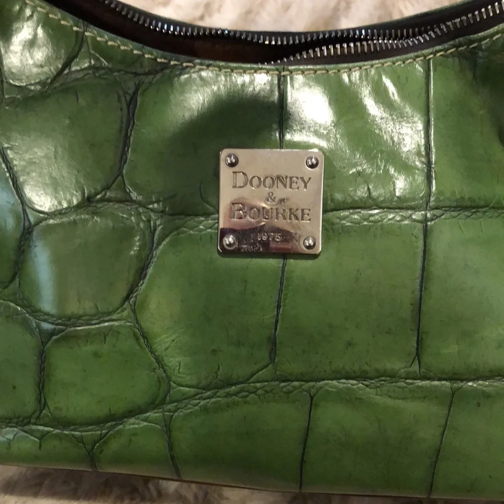 DOONEY BOURKE Green Croc Embossed Leather Hobo Shoulder Bag Top Zip Closure